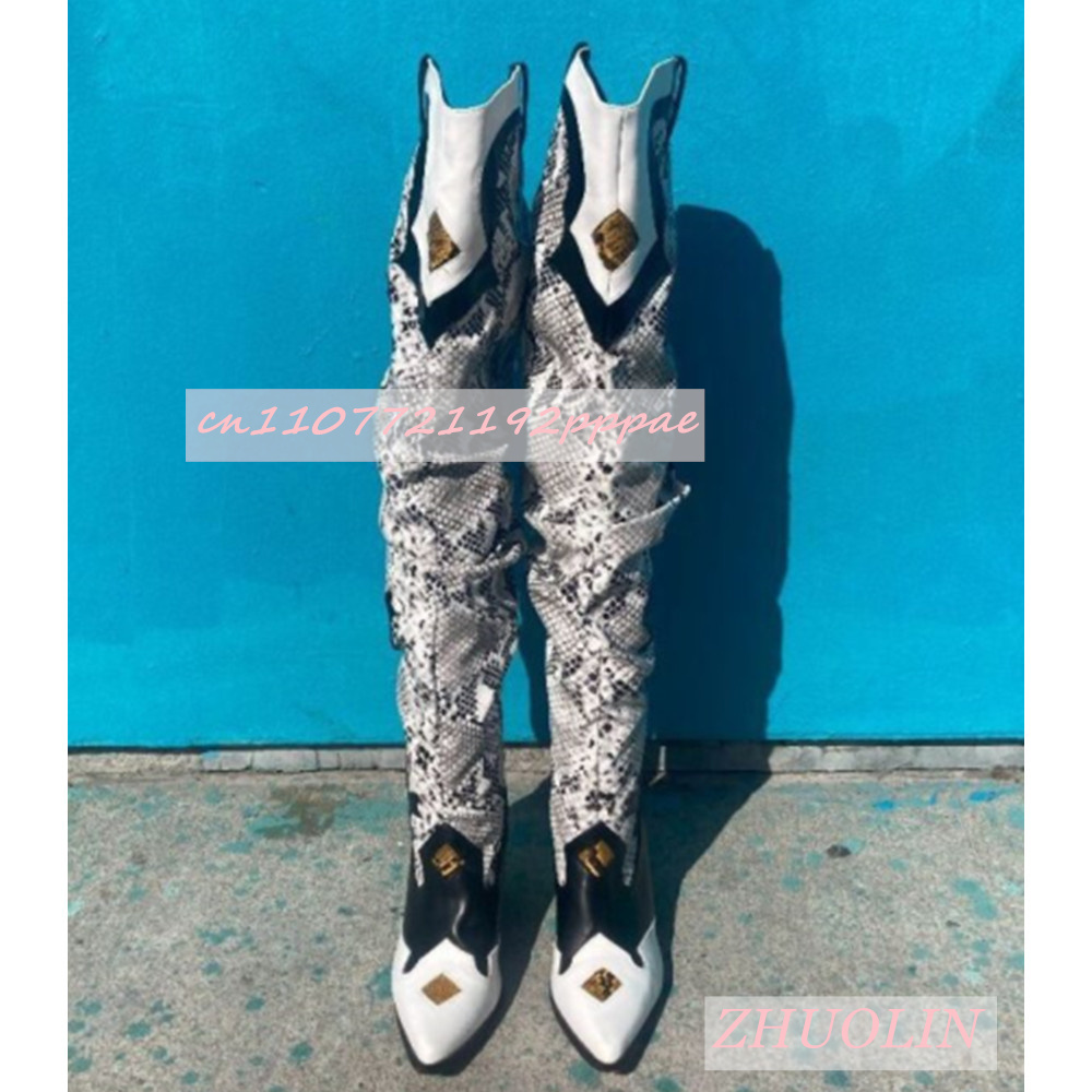 Winter Embroidered Snake Patte - Knee High Sock Women recension och pris